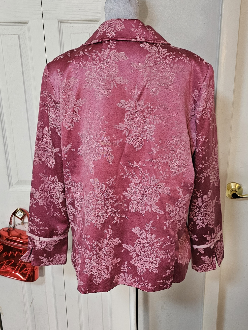 Susan Graver Pink Floral Satin Blazer - Picture 5 of 7